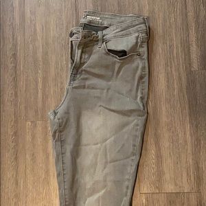 Gray Old Navy skinny jeans